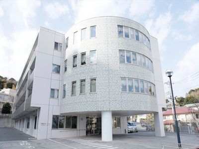円形の建物の外観