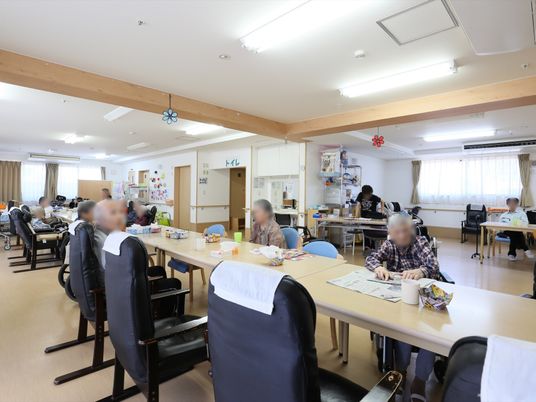 ゆったりした食堂の様子