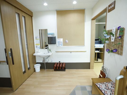 手すり付き廊下