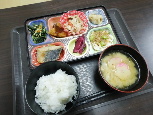 栄養満点の食事セット