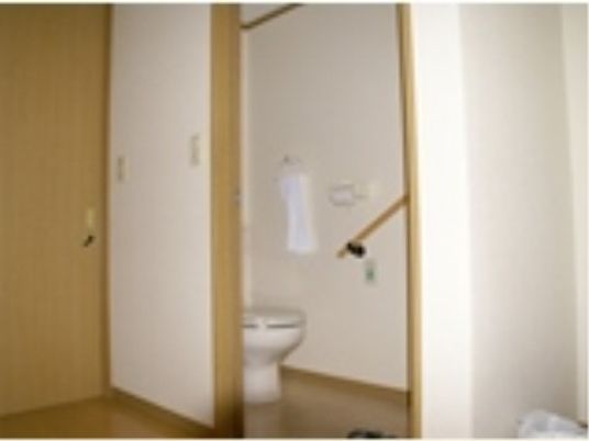 清潔なトイレの扉