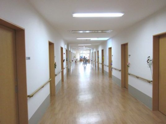 清潔感溢れる廊下