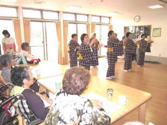 レクリエーション活動中の居室