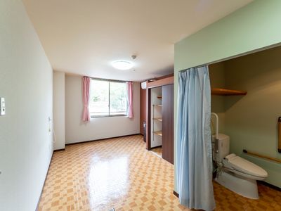 居室のトイレとクローゼット