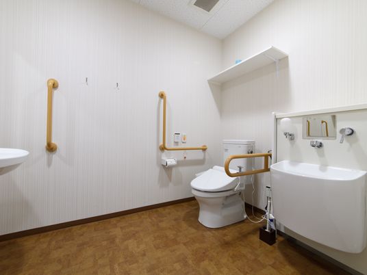 バリアフリーなトイレ設備