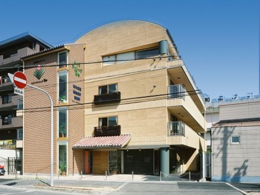 新しい建物の外観