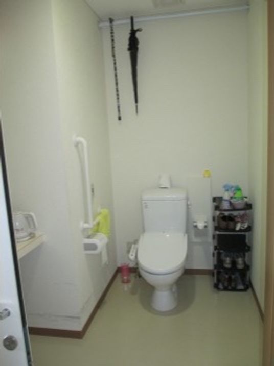 手すり付きトイレ空間