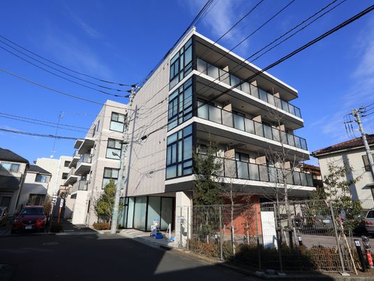 モダンな建物外観