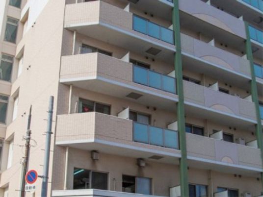 多階層の建物外観