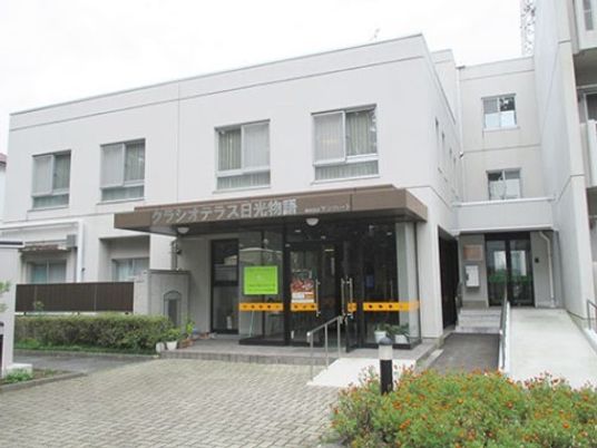 清潔な建物のエントランス