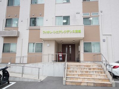 清潔感のある明るいエントランス