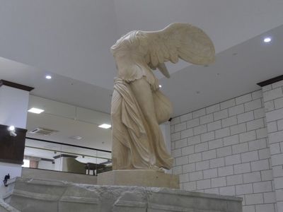 ロビーの美しい彫刻