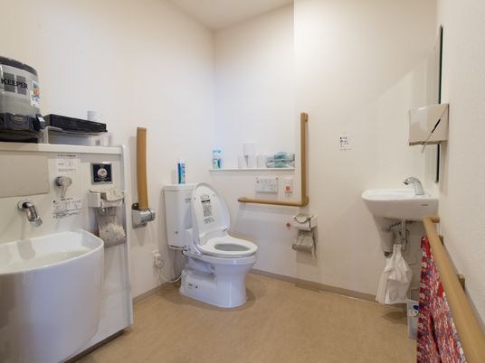 バリアフリーのトイレ空間