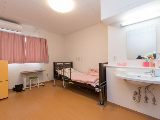 シンプルな居室の風景