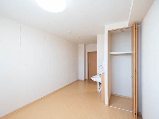 洋室のシンプルな廊下