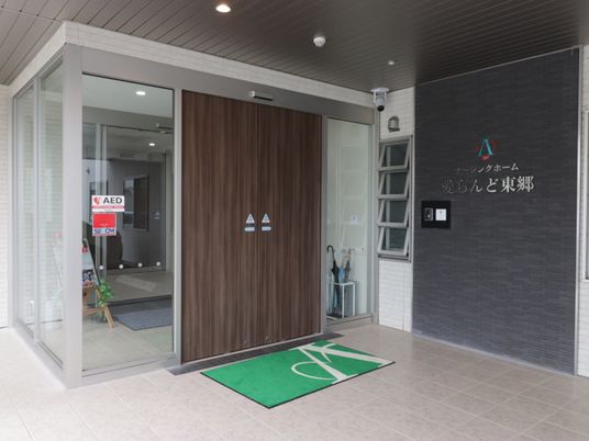 入口付近の明るい通路