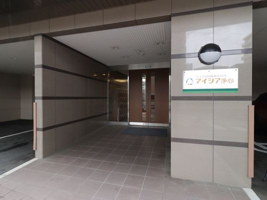 エントランスの入り口