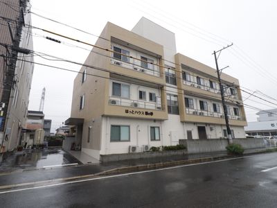 多階層の建物外観