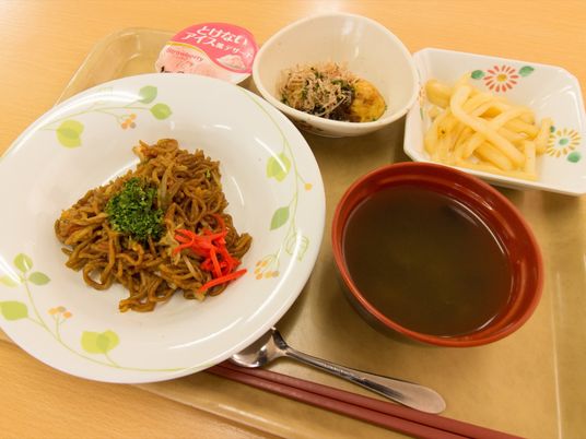 彩り豊かな盛り付け食事