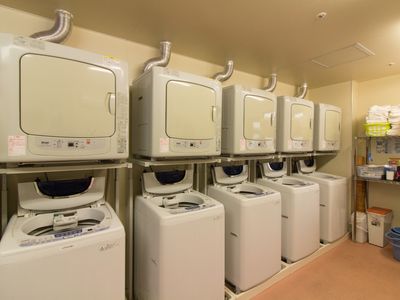 整理された洗濯機群