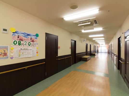 廊下に掲示物あり