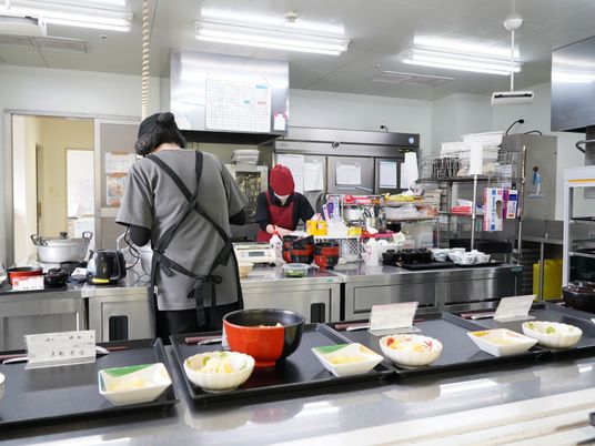 食事を準備するキッチン
