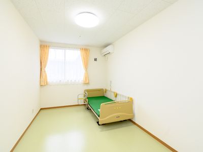 明るく清潔な個室