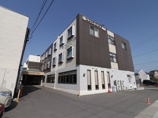 清潔感溢れる建物外観