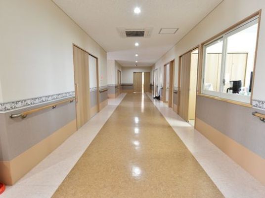 きれいな廊下の風景