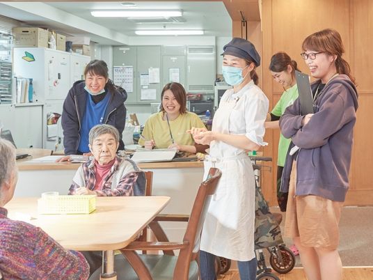 笑顔溢れる多目的室