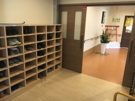 エントランスの玄関と靴箱