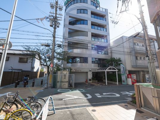 都市型施設の外観