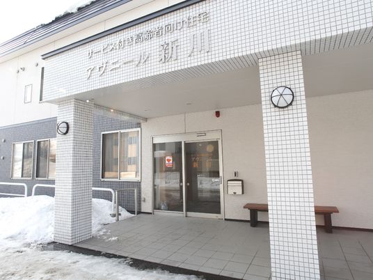清潔な施設のエントランス