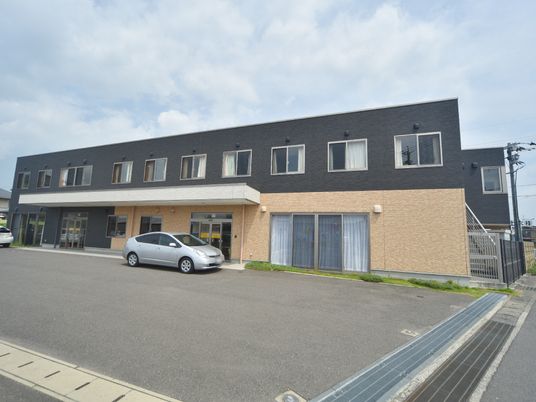 モダンな建物の外観
