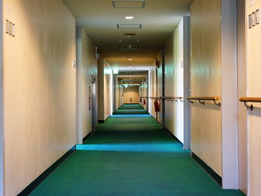 清潔な廊下の風景