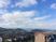 広がる景色と空の中庭