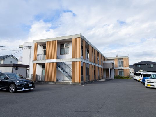 落ち着く外観の建物