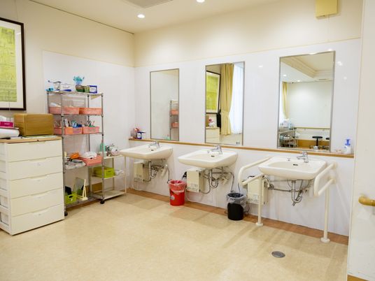 明るい洗面台