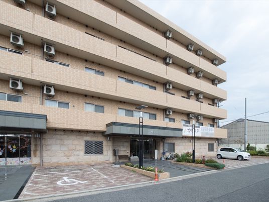 多階層建物のエントランス