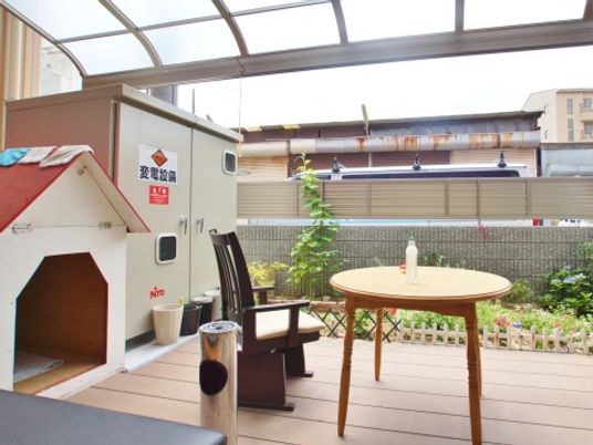 屋外テラスのリラックス空間
