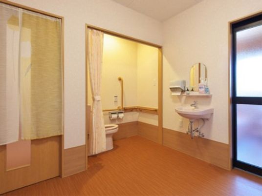 清潔な居室のトイレ