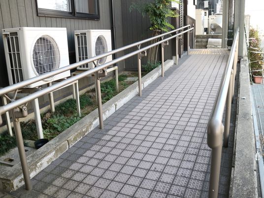 バリアフリー斜路設計