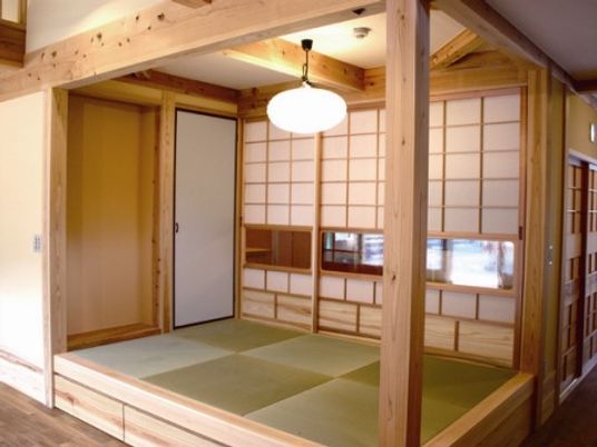和風の落ち着いた居室