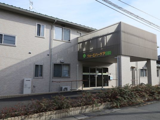 エントランス正面ビュー