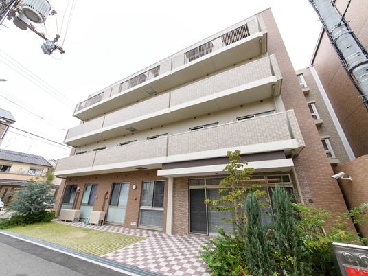 清潔感のある建物の外観