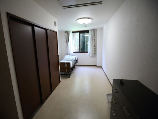 シンプルな居室の風景