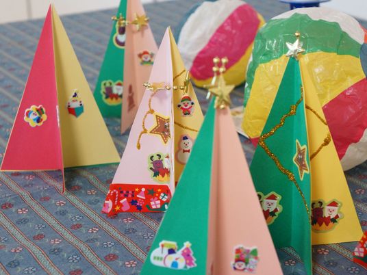 手作りのクリスマス飾り