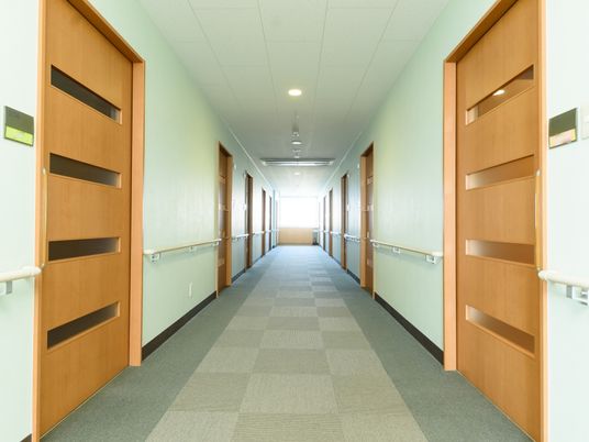 清潔な廊下の風景