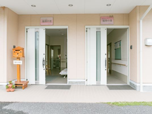 玄関と郵便受け