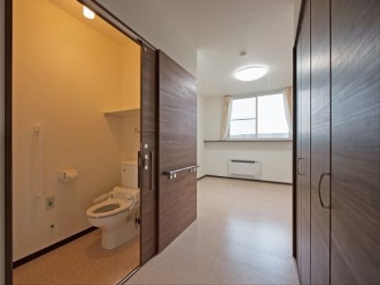 居室内のトイレの様子